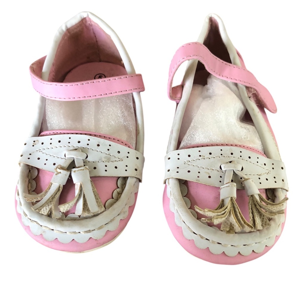 Modit Size 5 Moccasin Pink and White Loafers with Tassel Detail